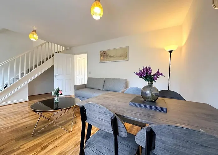 Aidan House By Blue Skies * Middlesbrough