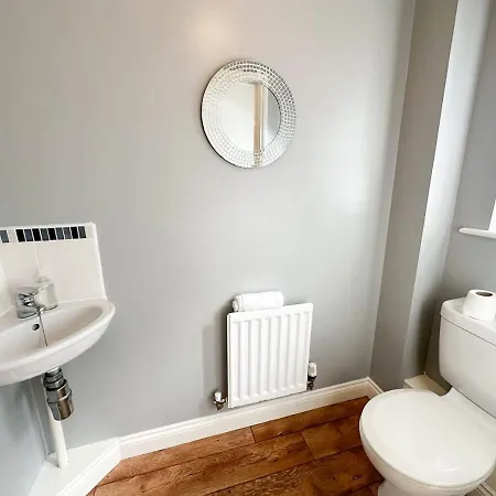 بيت للعطل Aidan House By Blue Skies مدليسبره